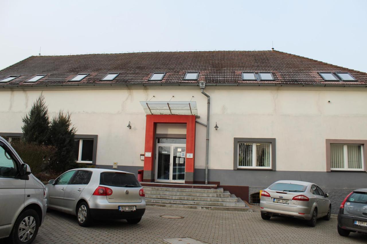 Ubytování Na špejcharu, Želevčice Slaný Esterno foto